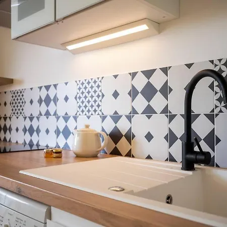 Appartement équipé Terrasse Parking Privatif *