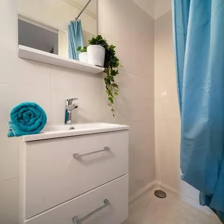 Appartement équipé Terrasse Parking Privatif *